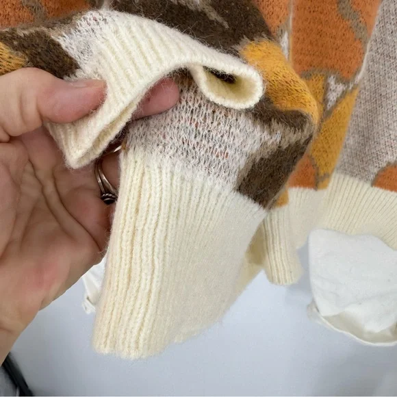 BiBi Orange, Brown, Cream large, bold Floral print Crew Neck cozy Sweater M - Picture 7 of 10